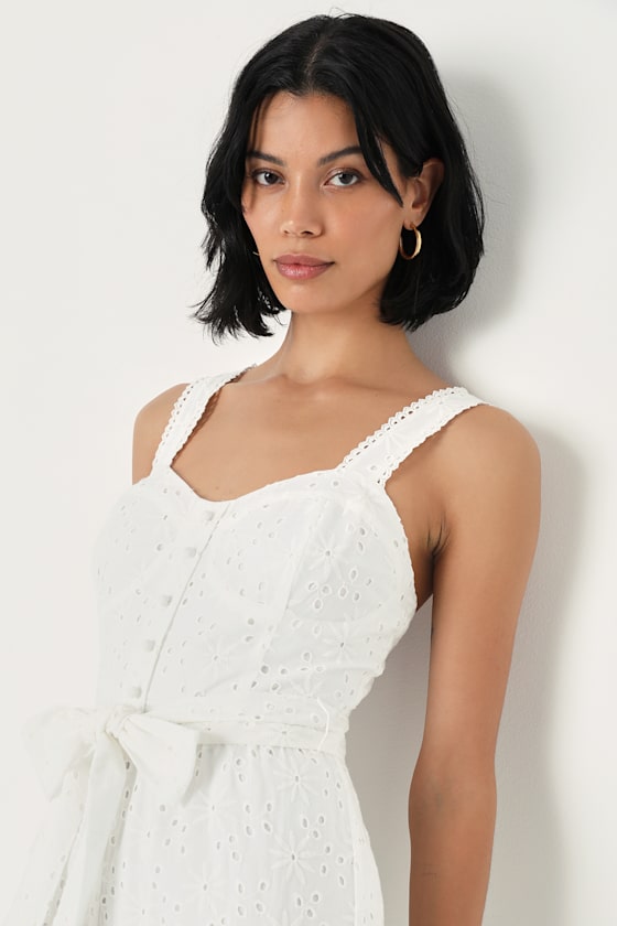 Eyelet With Chain Deatiled Fashion Jumpsuit main image 0