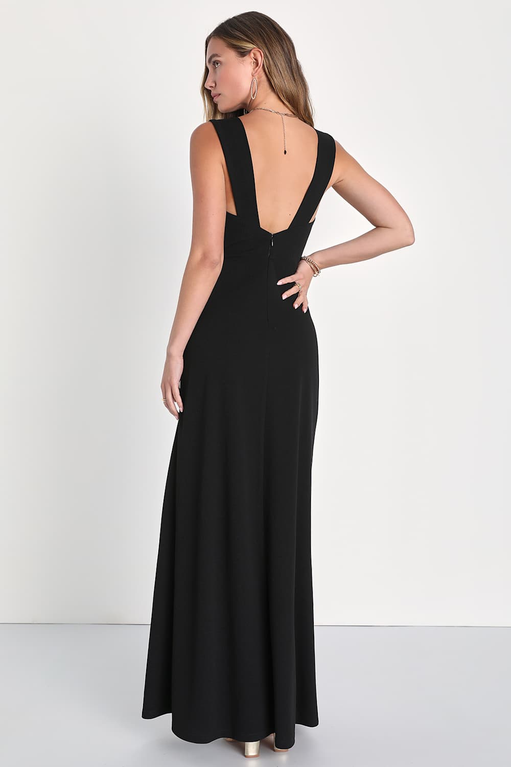 Daring Elegance Black Sleeveless Mermaid Maxi Dress