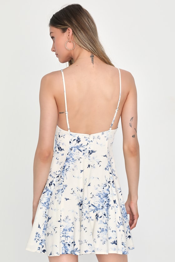 CD31522: OFF WHITE/BLUE 4