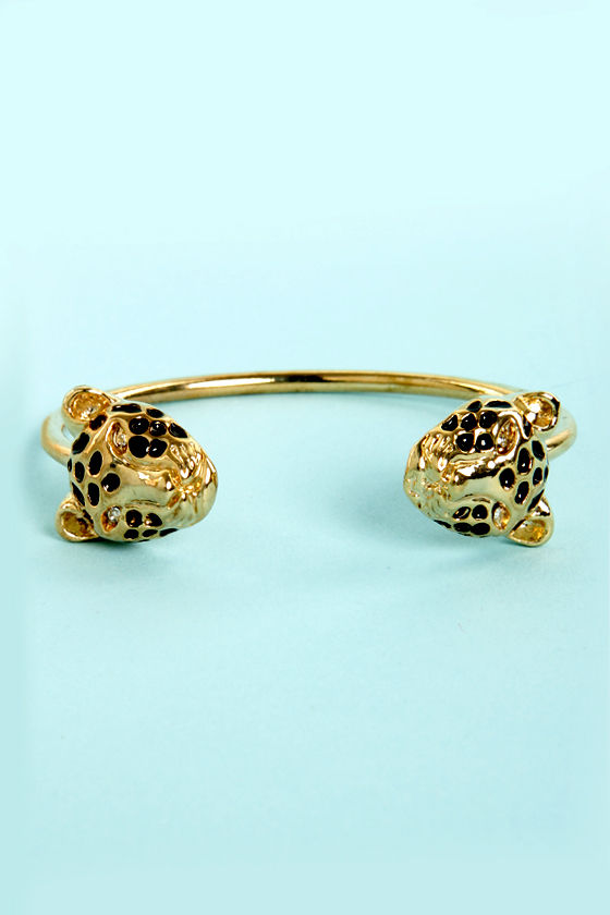 bracelet clutch