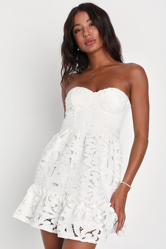 Lulus Majorly Cute White Crochet Lace Strapless Bustier Mini Dress