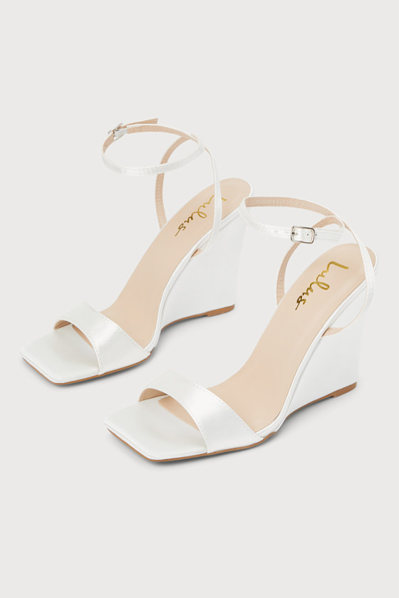 CLANE/LGLU0323-02: IVORY 2