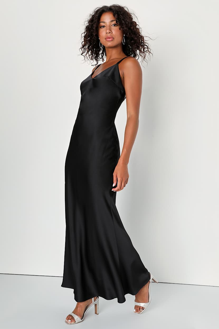 big entrance satin maxi dress Scoop Neck Corset Satin Maxi Dress with Floor-Length Bow Tails