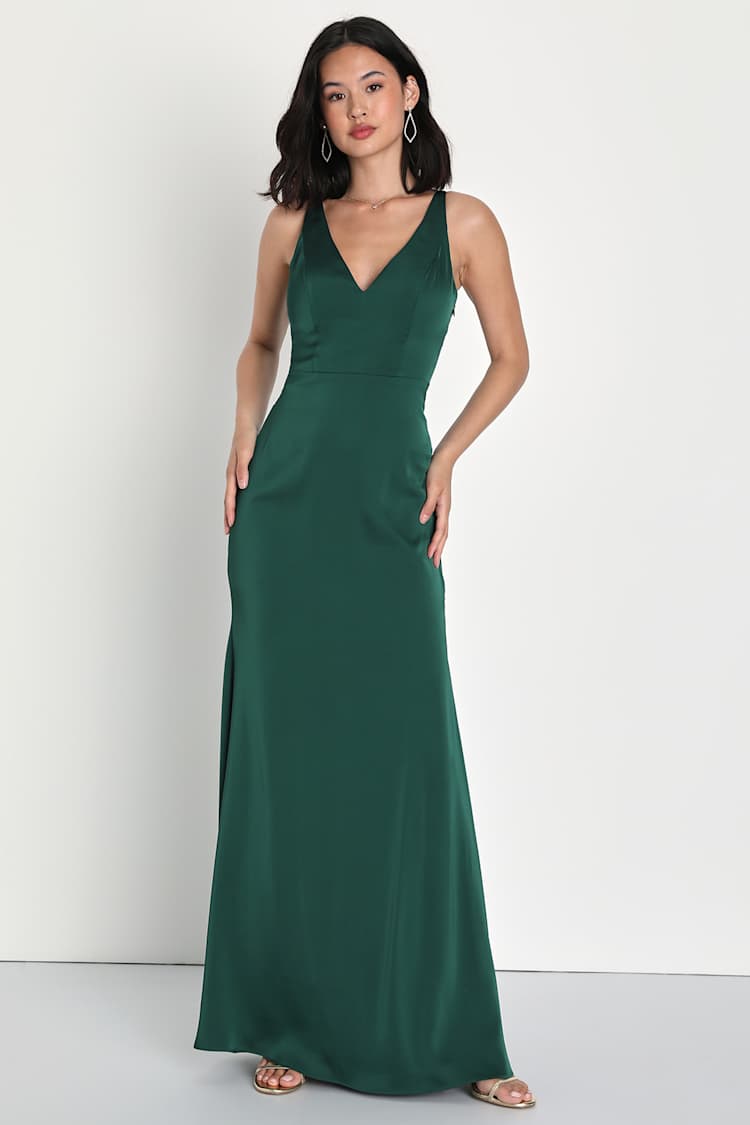 emerald green sleeveless dress Emerald Green Chiffon Maxi Dress with V-Neck and Sleeveless Design