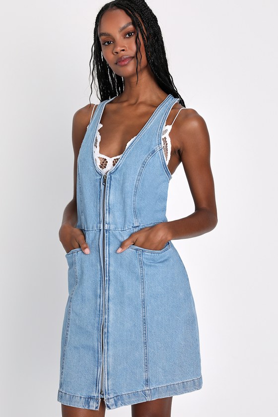 LEVI'S RIO LIGHT WASH SLEEVELESS ZIP-FRONT DENIM MINI DRESS