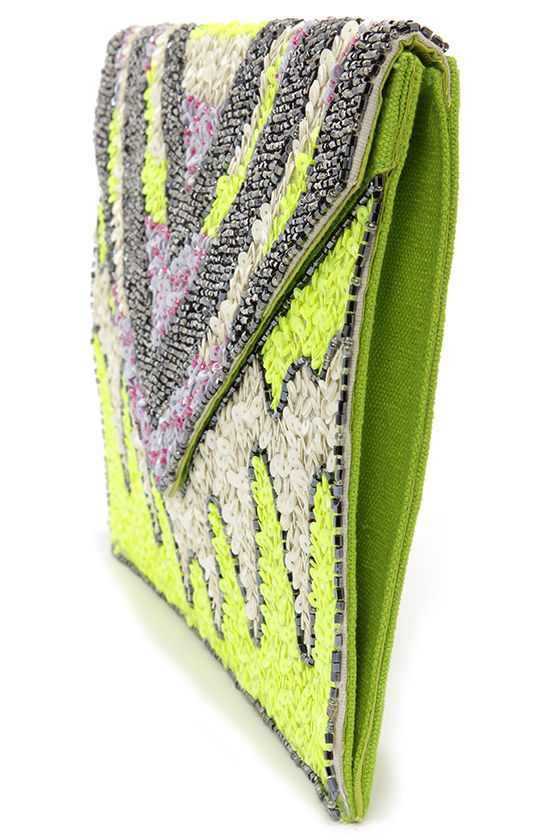 Annie Clutch in Lime