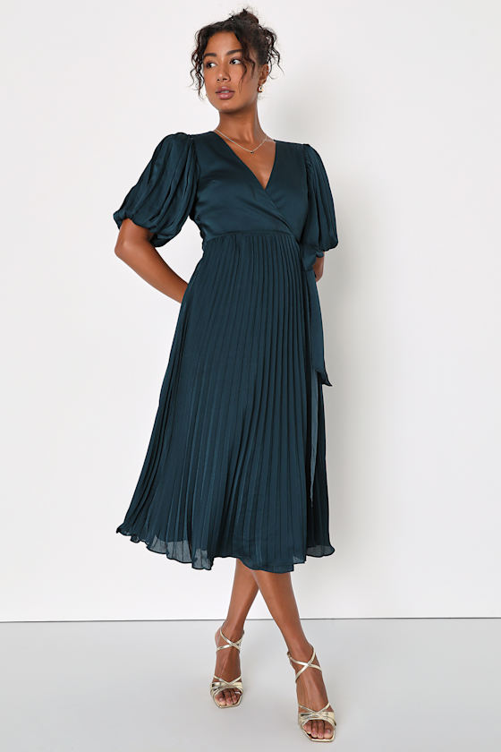 Elegant Flower Appliqued Chiffon Dress with Pleated Emerald