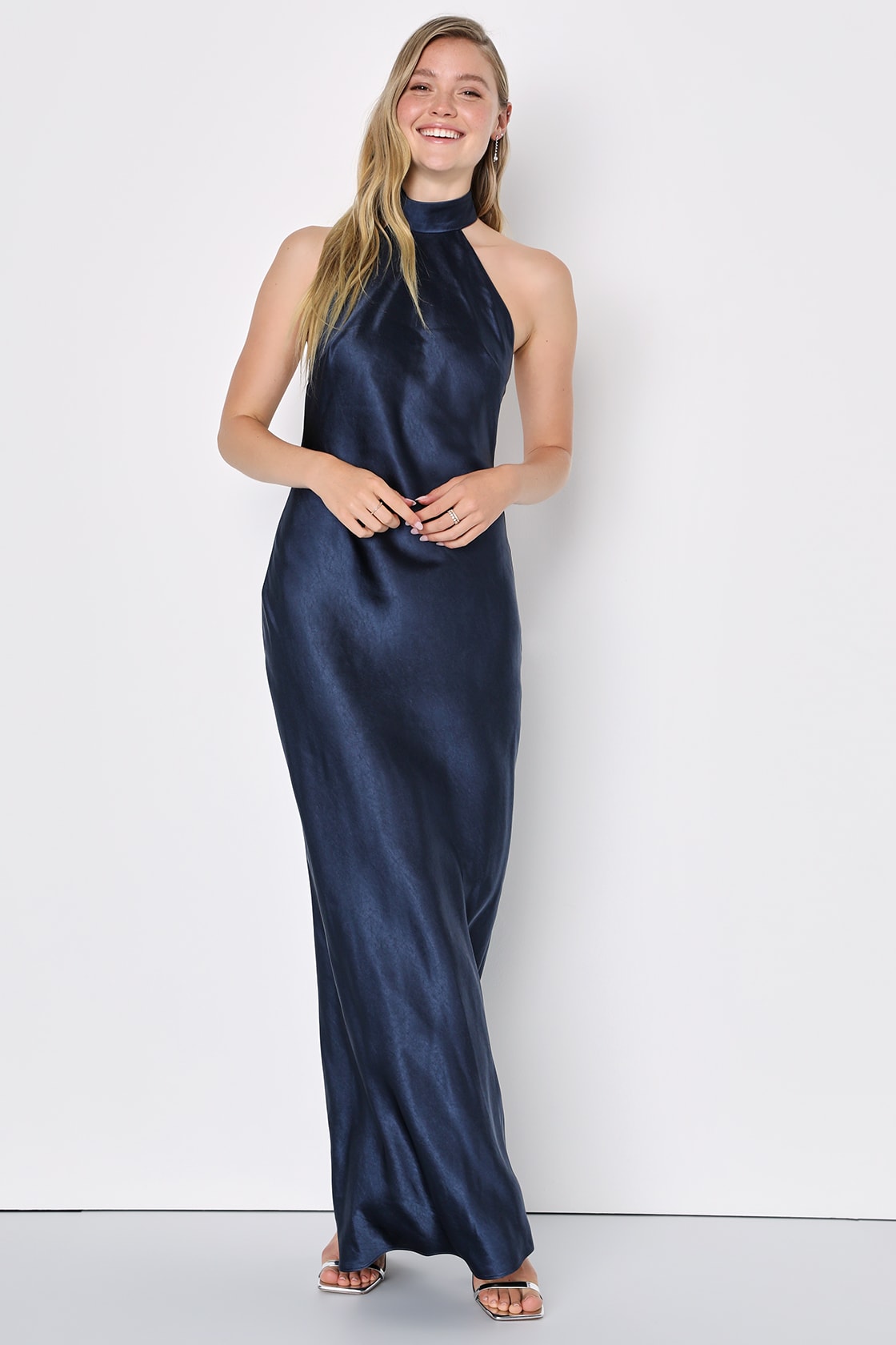 What to Wear to a Winter Wedding as an Hourglass Shape: 10+ Pieces for a Flattering Look