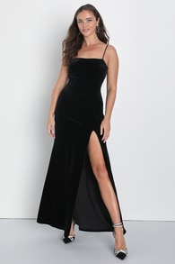 Marvelous Elegance Black Velvet Sleeveless Backless Maxi Dress