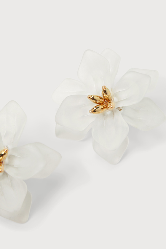 Blissful Blooming White and Gold Flower Statement Earrings 2