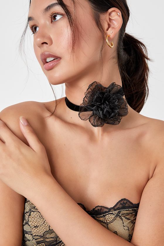 Dramatic Radiance Black Velvet Flower Choker Necklace 1