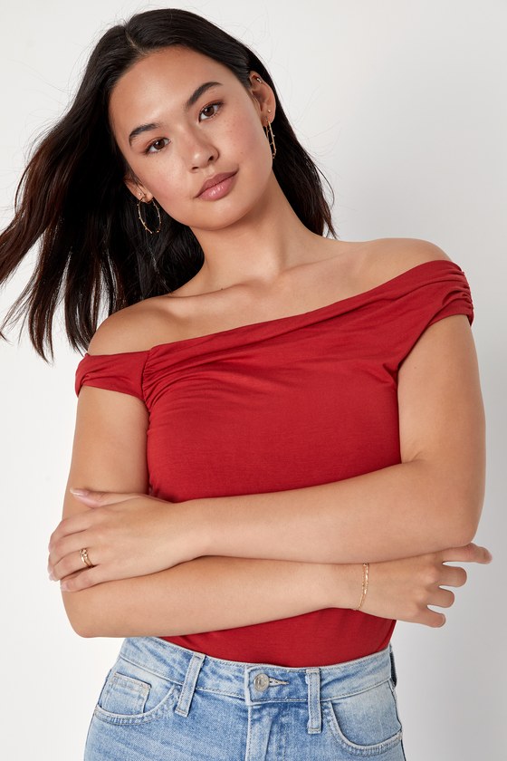 Lulus Effortless Expression Rusty Red Ruched Off-the-shoulder Bodysuit