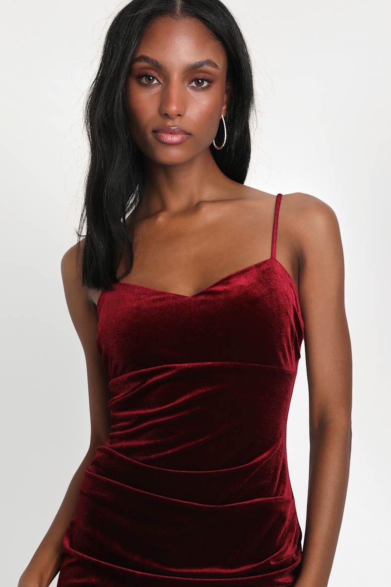Plush Personality Wine Red Velvet Ruched Bodycon Midi Dress