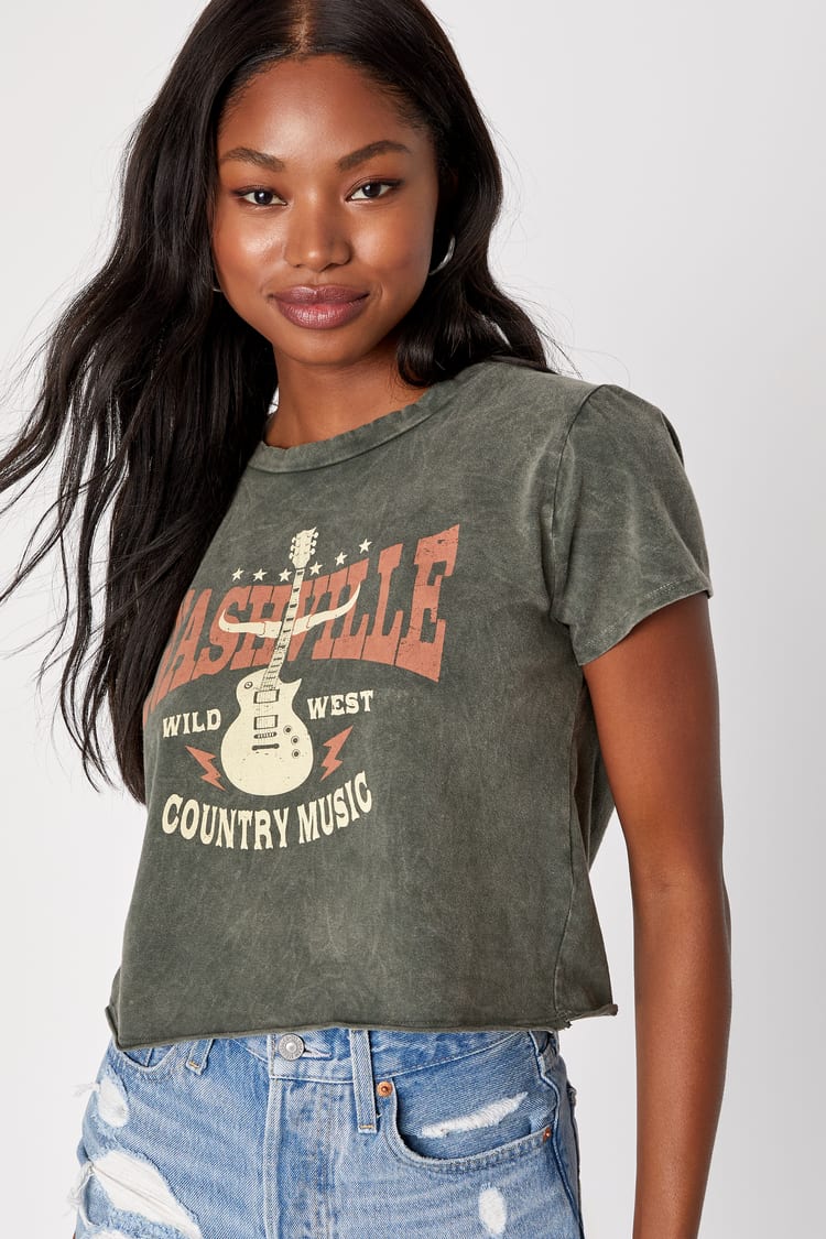 graphic tee crop tops