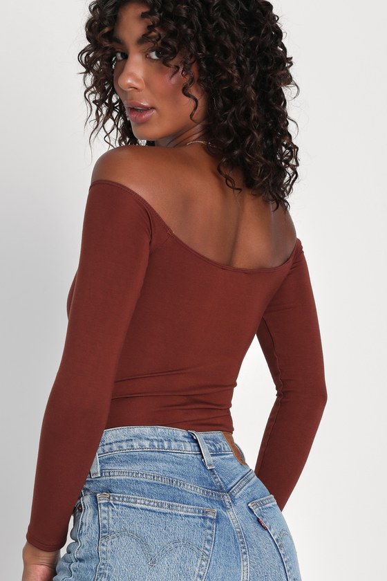 Hollister red off sales the shoulder top