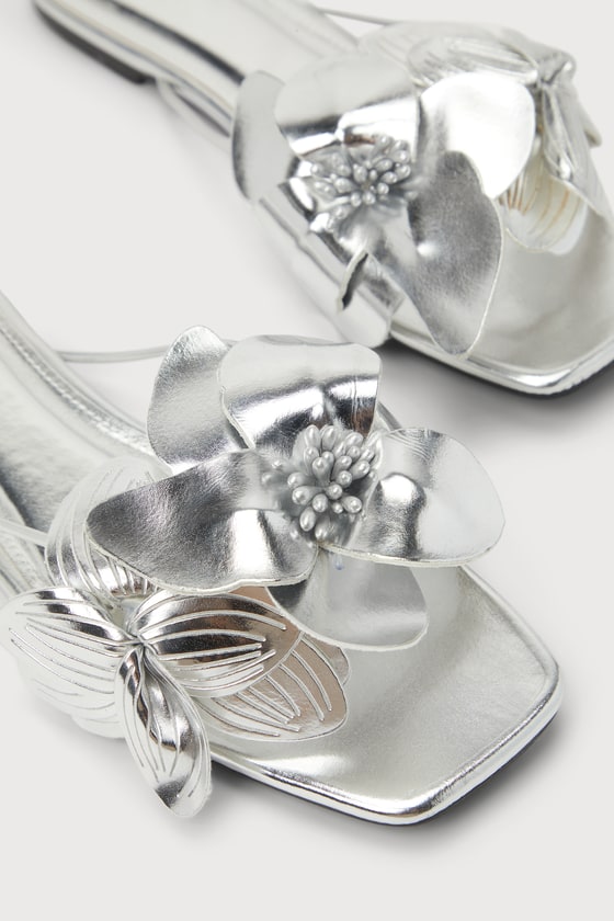Leidie Silver Flower Slide Sandals 2