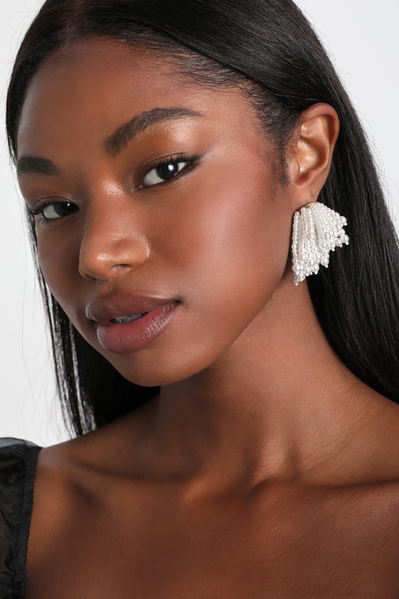 Luxe Effect 14KT Gold Ivory Pearl Fringe Statement Earrings 1