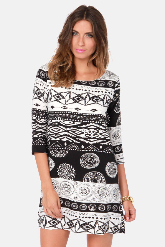 black and white shift dress with sleeves