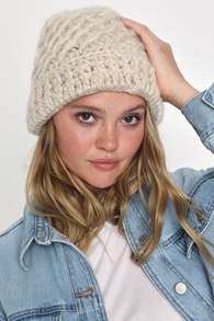 Valerie Ivory Cable Knit Beanie