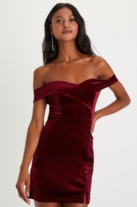 Attractive Aesthetic Burgundy Velvet Off-the-Shoulder Mini Dress