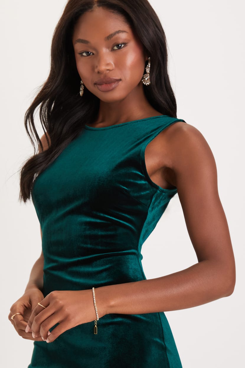 So Stunning Emerald Green Velvet Backless Midi Dress