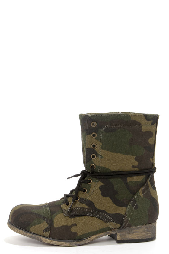 Bamboo Surprise 13 Camo Print Lace-Up Combat Boots