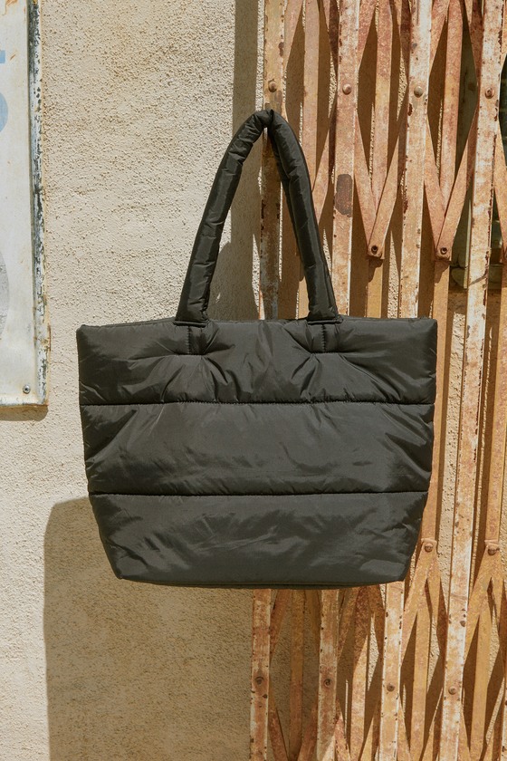 large quilted puffer tote | lavender