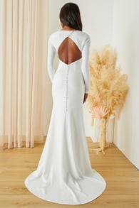 Eloquent Endearment White Long Sleeve Backless Maxi Dress