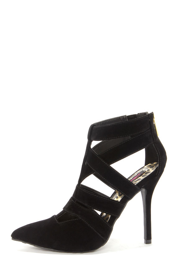 black strappy pointed toe heels