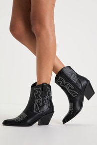 Ragle Black Pointed-Toe Western Ankle Boots