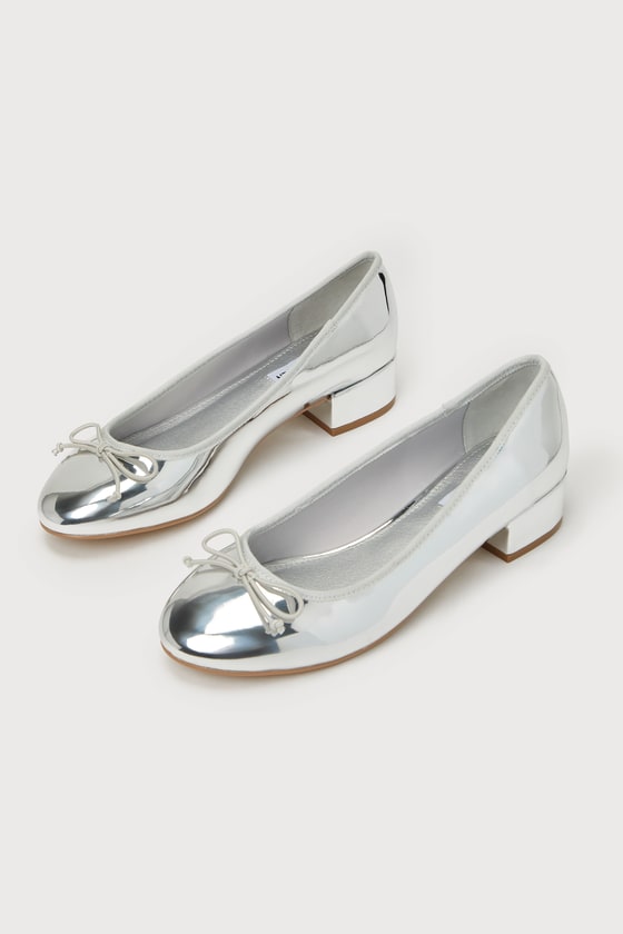 Cherish Silver Patent Bow Low Heel Pumps 1