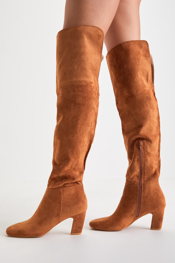 SQUARE-TOE CASUAL ANKLE BOOTS IN PEANUT BROWN SUEDE