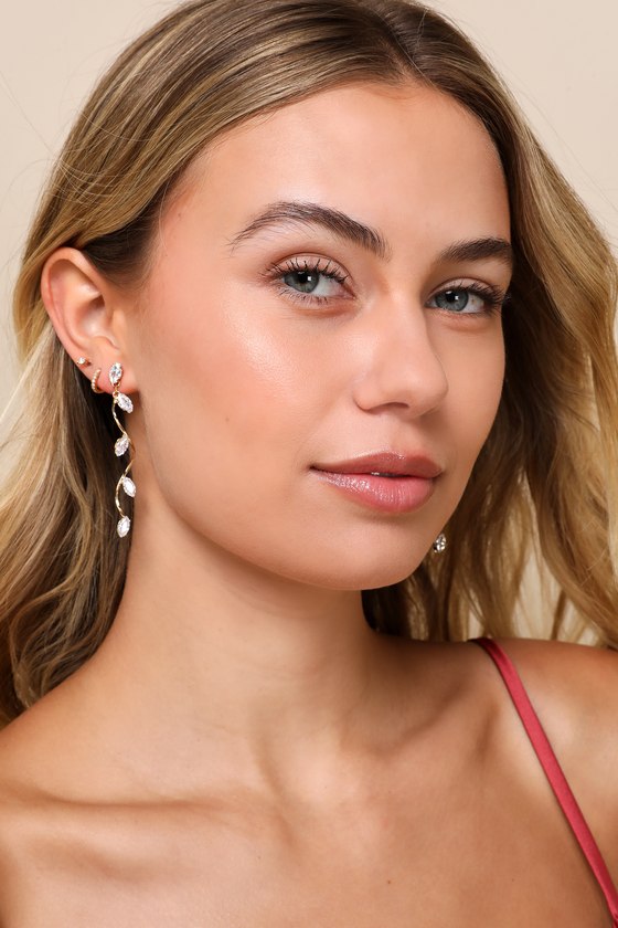 Tenderly Twining Gold Rhinestone Twisted Leaf Drop Earrings - thumbnail 3