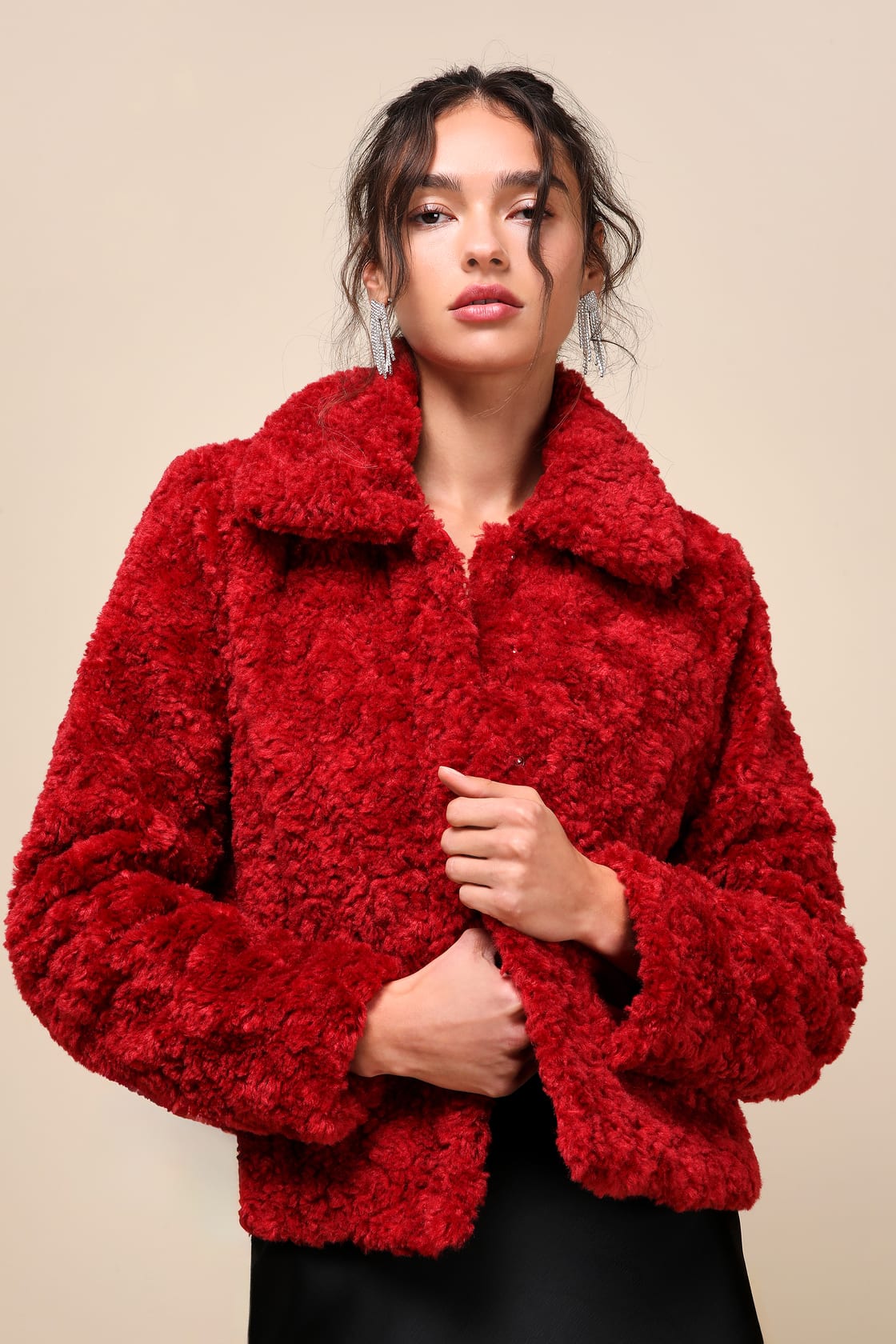 Taylor Swift Red Coat Outfit 2023: Taylor Swift Brittany Mahomes - Betches