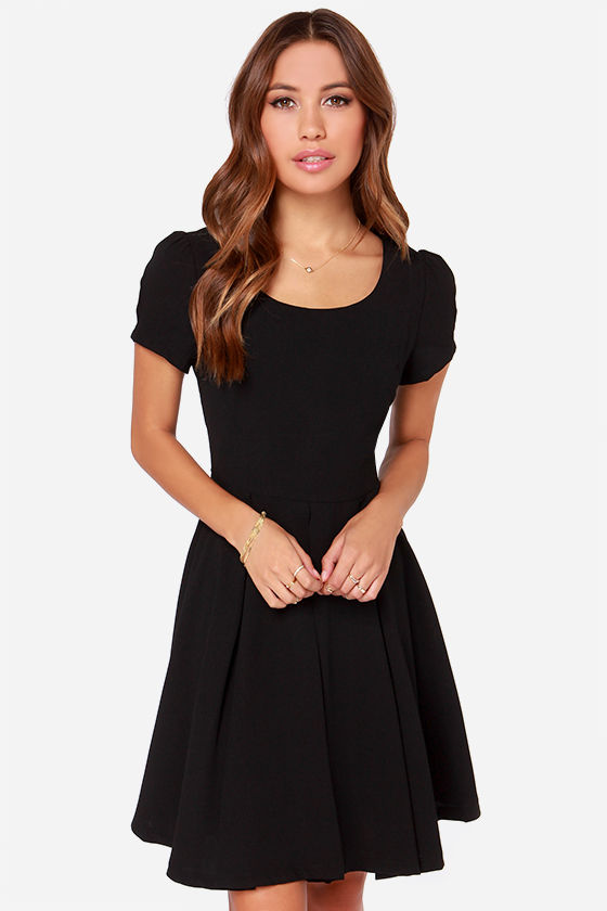casual black dress with short sleeves