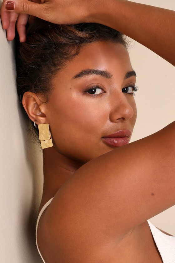 Signature Glow Gold Hammered Rectangular Earrings 1