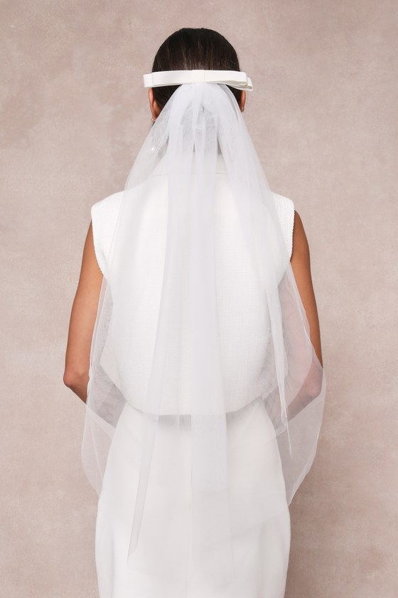 Sweetly Adored White Tulle Bow Veil 2