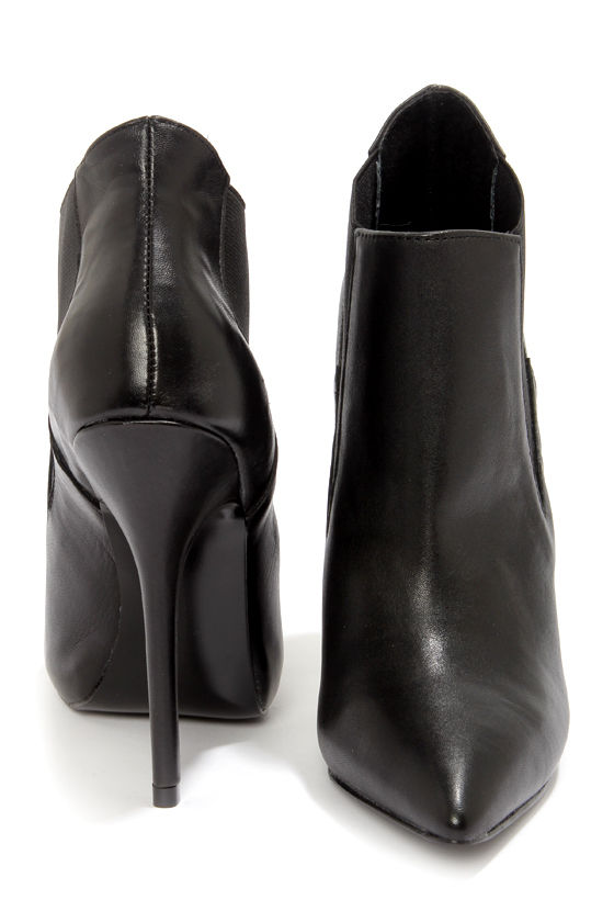 steve madden pointed toe booties