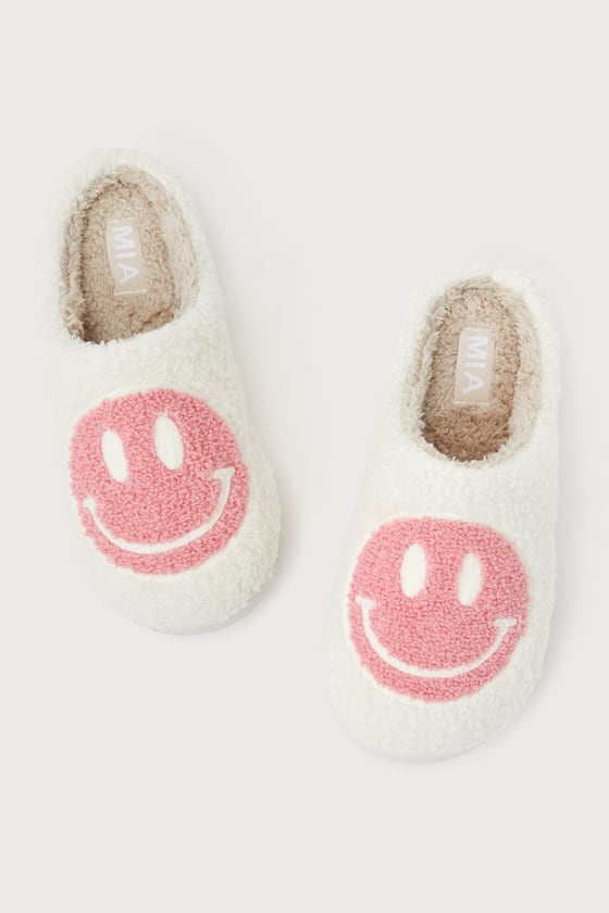 Cozi Blush Happy Face Shearling Slippers 2