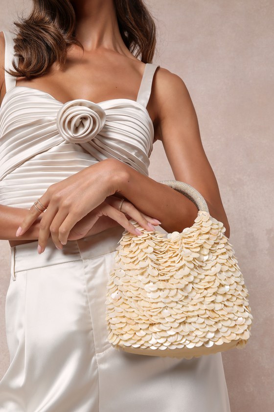 Kiss and Shell Cream Beaded Shell Handbag 6