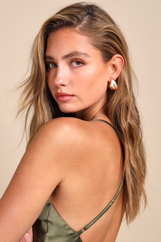Bold Moment Gold Teardrop Earrings 1