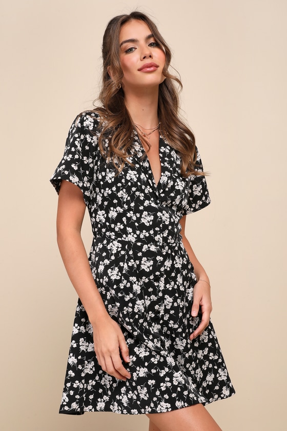 Lulus Winning Charm Black Floral Print Collared Button-up Mini Dress