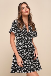 Winning Charm Black Floral Print Collared Button-Up Mini Dress