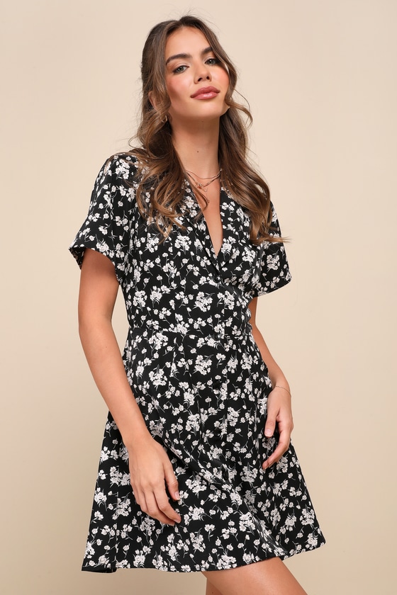 Winning Charm Black Floral Print Collared Button-Up Mini Dress 1