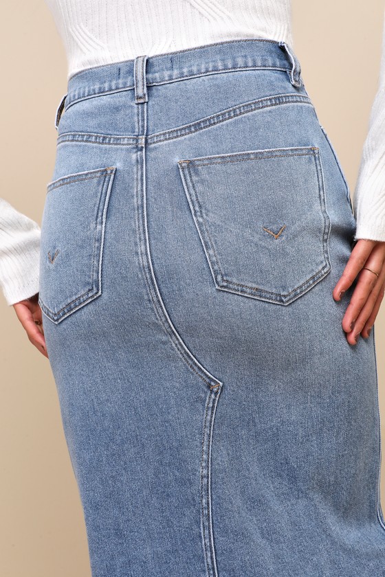 Uniquely Trendsetting Medium Wash High Rise Denim Midi Skirt - thumbnail 4