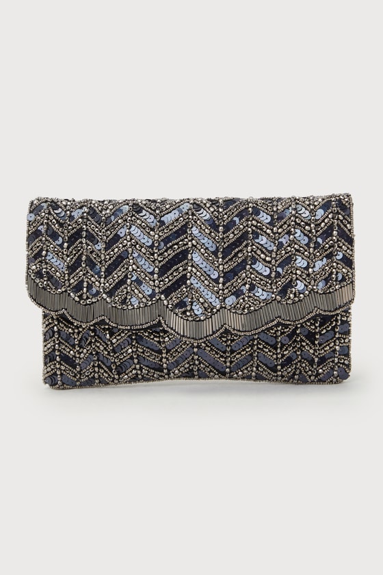 Deluxe Aesthetic Black Sequin Beaded Scalloped Clutch - thumbnail 3