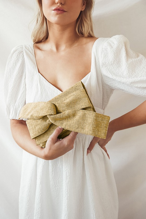 Perfect Retreat Beige Woven Bow Clutch 8
