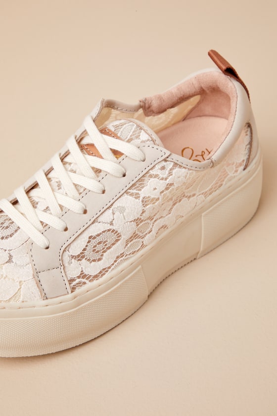 Shop 42 Gold Glee Cream Lace Platform Lace-up Sneakers In White