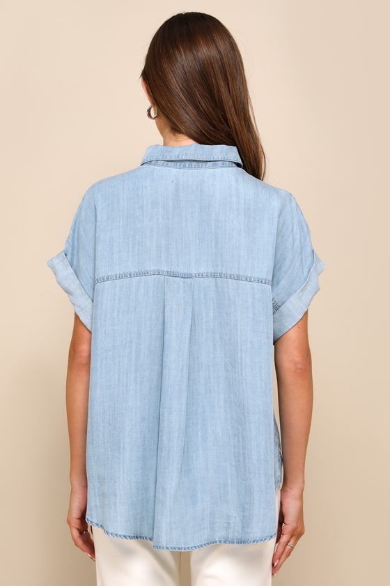 Lulus Consistently Confident Blue Chambray Collared Button-up Top In Blue