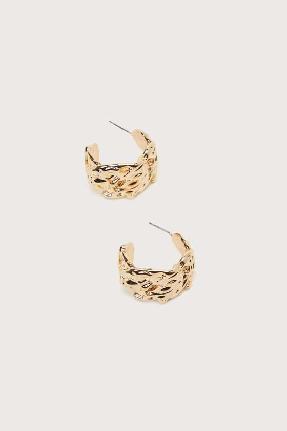 Mesmerizing Drama 14KT Gold Textured Chunky Hoop Earrings 3